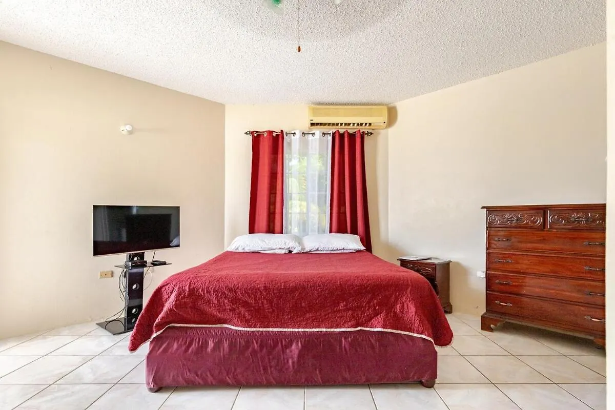 Montego Bay Grand Villa - 9-Bedroom Luxury Retreat With Olympic Sized Pool