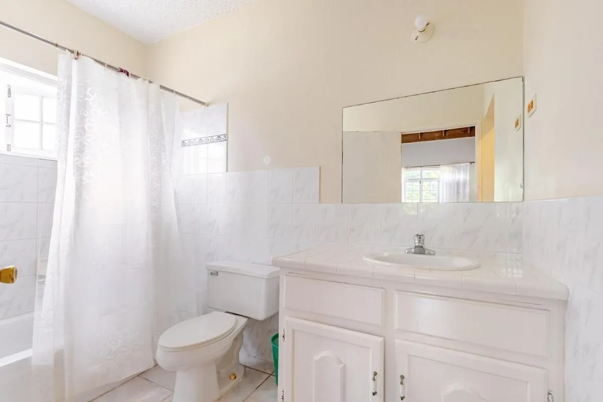 Montego Bay Grand Villa - 9-Bedroom Luxury Retreat With Olympic Sized Pool Jamaica
