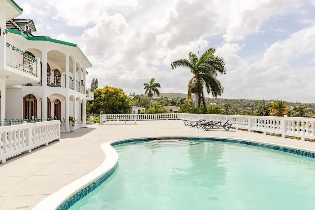 Montego Bay Grand Villa - 9-Bedroom Luxury Retreat With Olympic Sized Pool 0*, Montego Bay Jamaica