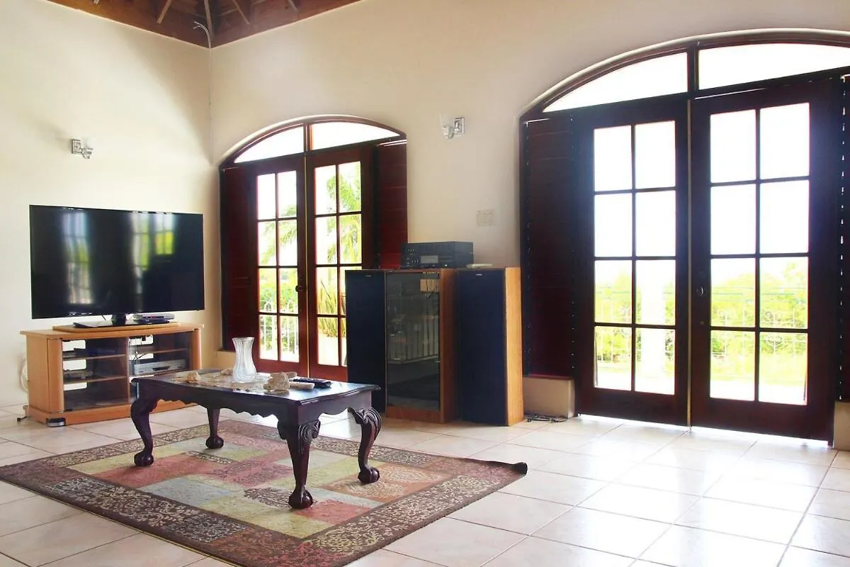 Montego Bay Grand Villa - 9-Bedroom Luxury Retreat With Olympic Sized Pool Jamaica