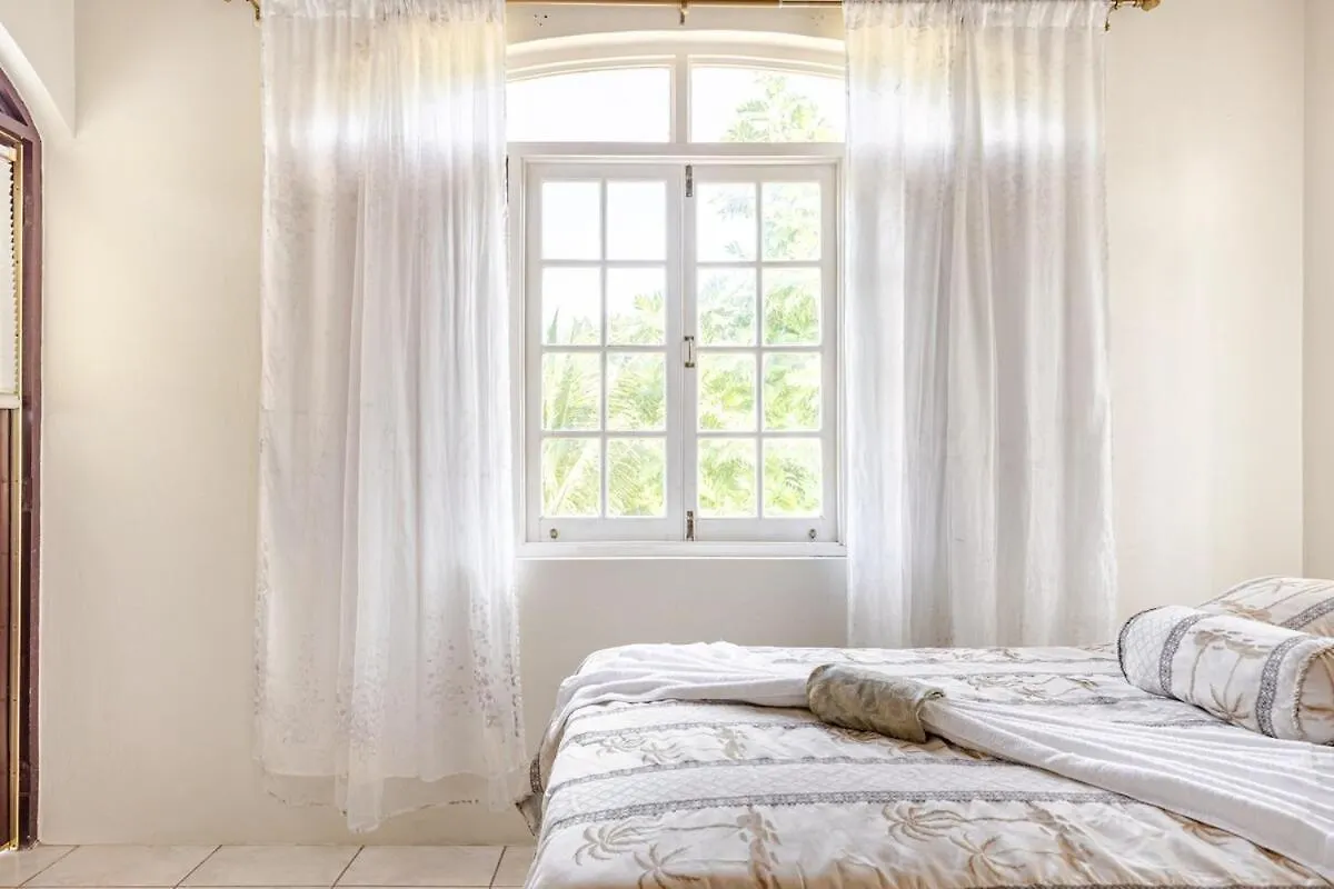 Montego Bay Grand Villa - 9-Bedroom Luxury Retreat With Olympic Sized Pool